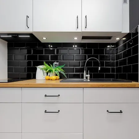 Piekne Studio Z Balkonem Dla 2 Osob W Warszawie By Renters * Varsavia