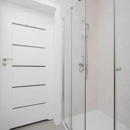 Piekne Studio Z Balkonem Dla 2 Osob W Warszawie By Renters Appartamento *