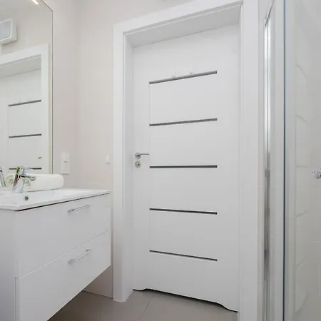 Piekne Studio Z Balkonem Dla 2 Osob W Warszawie By Renters