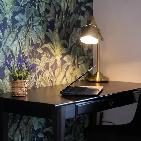Appartamento Piekne Studio Z Balkonem Dla 2 Osob W Warszawie By Renters *